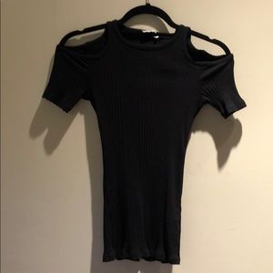 Frame Cold shoulder ribbed top